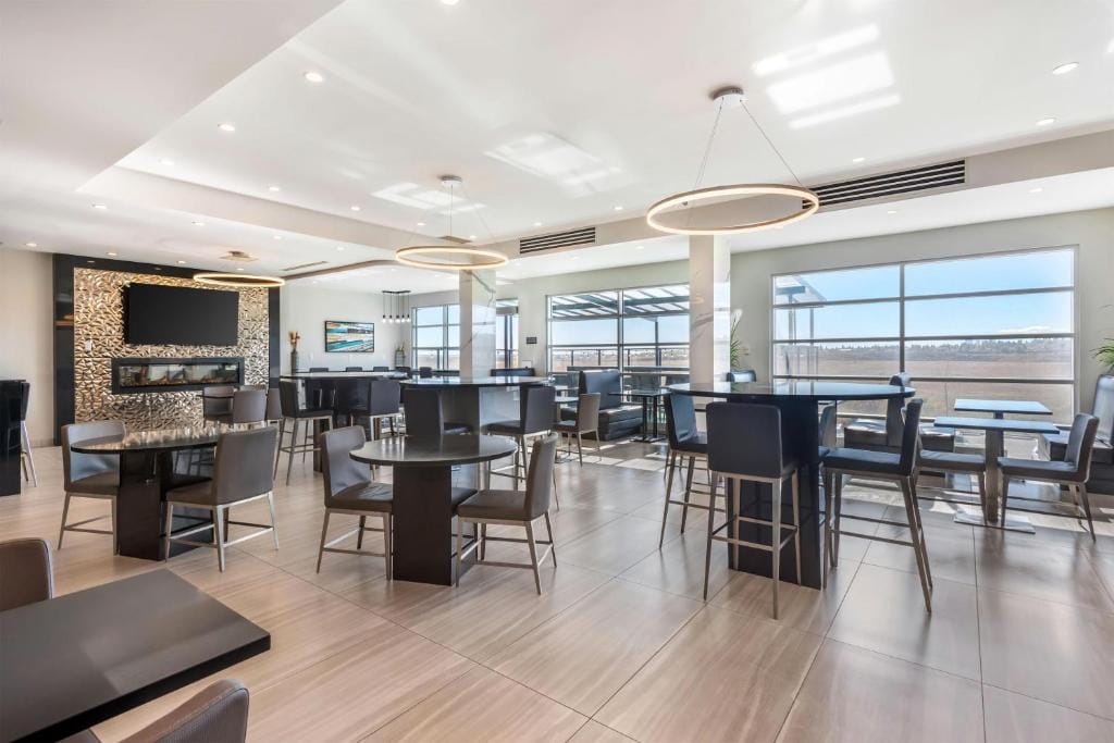 Executive Residency by Best Western Calgary City View North — 5