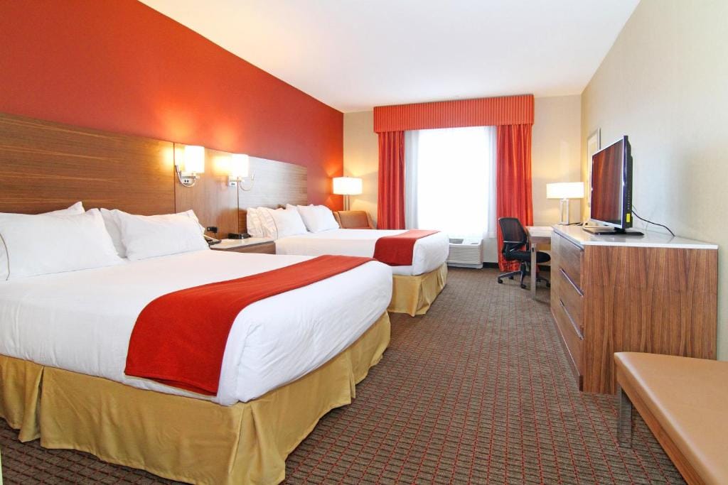 Holiday Inn Express and Suites Calgary University by IHG — 5