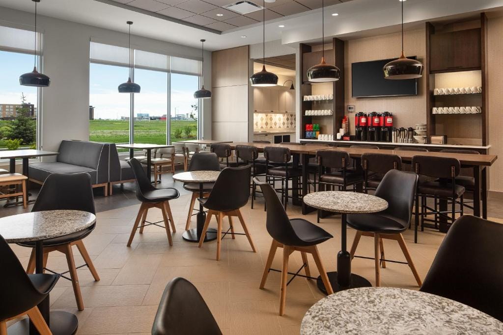 Hyatt Place Calgary Airport — 4