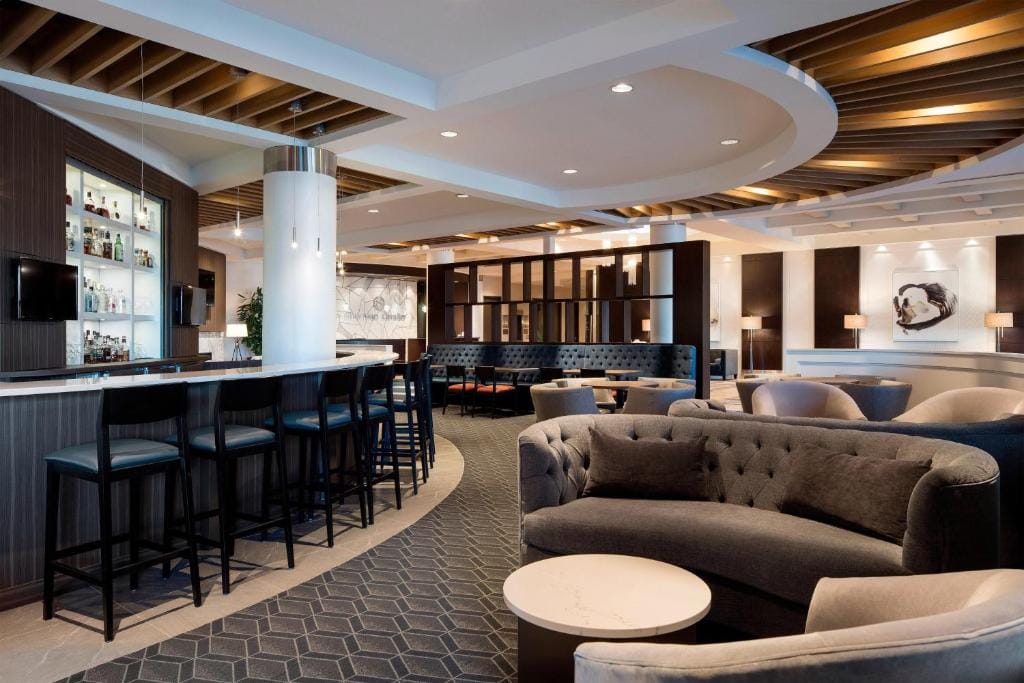 Sheraton Cavalier Calgary Hotel — 1