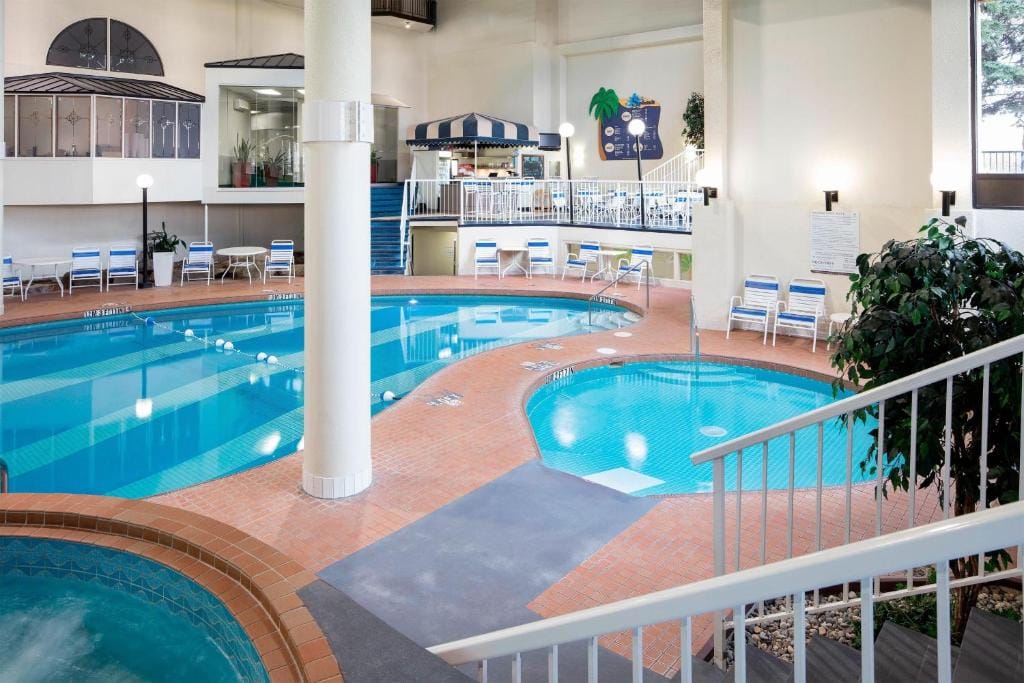 Sheraton Cavalier Calgary Hotel — 4