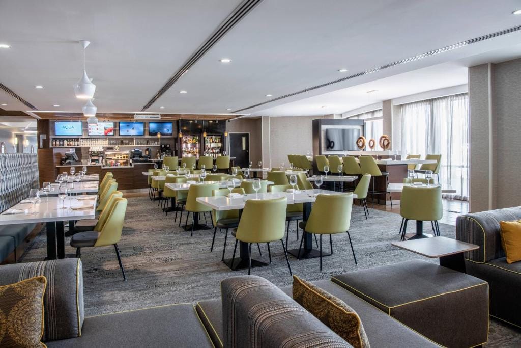 Courtyard by Marriott Edmonton West — 1