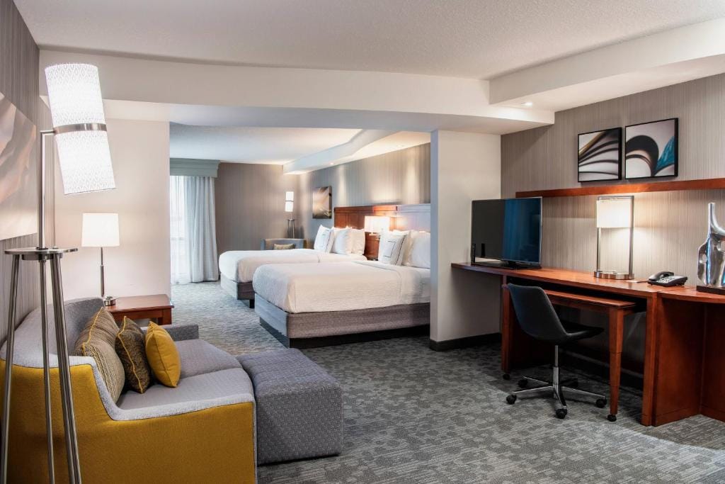 Courtyard by Marriott Edmonton West — 2