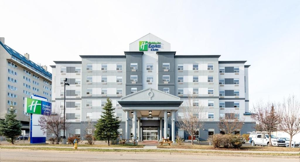Holiday Inn Express Hotel & Suites-Edmonton South by IHG — 1