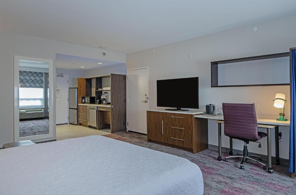 Home2 Suites by Hilton West Edmonton — 5