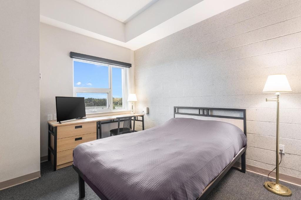 Residence & Conference Centre - Hamilton — 2