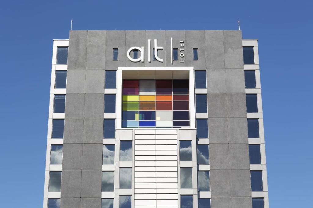 Alt Hotel Toronto Airport — 1