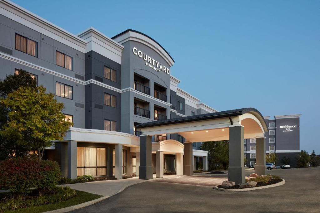 Courtyard by Marriott Mississauga-Airport Corporate Centre West — 1