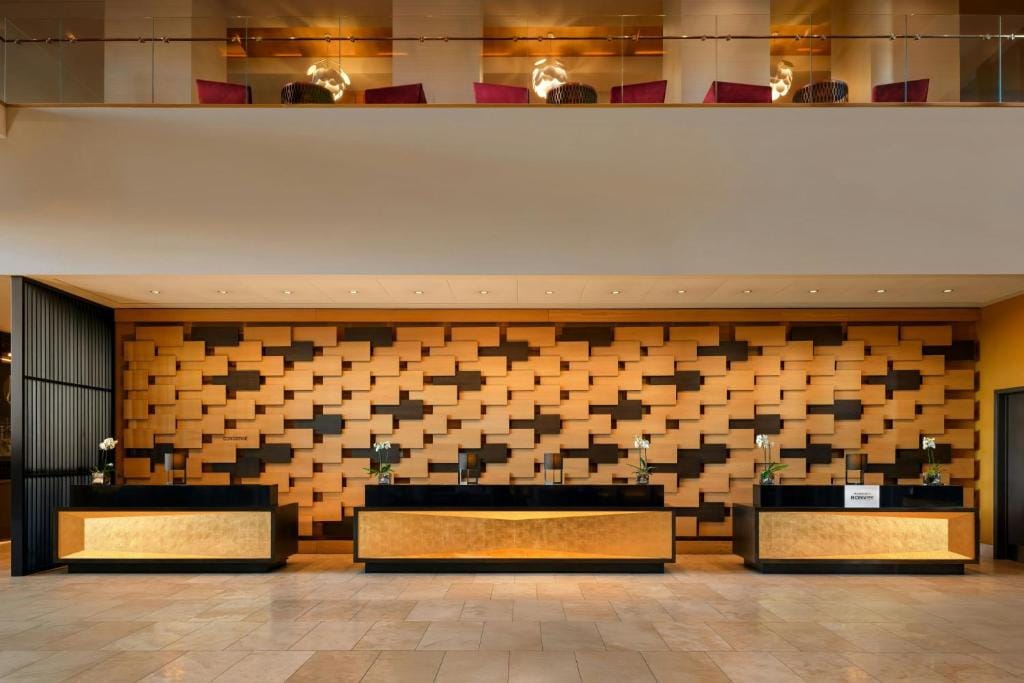 Delta Hotels by Marriott Toronto — 5