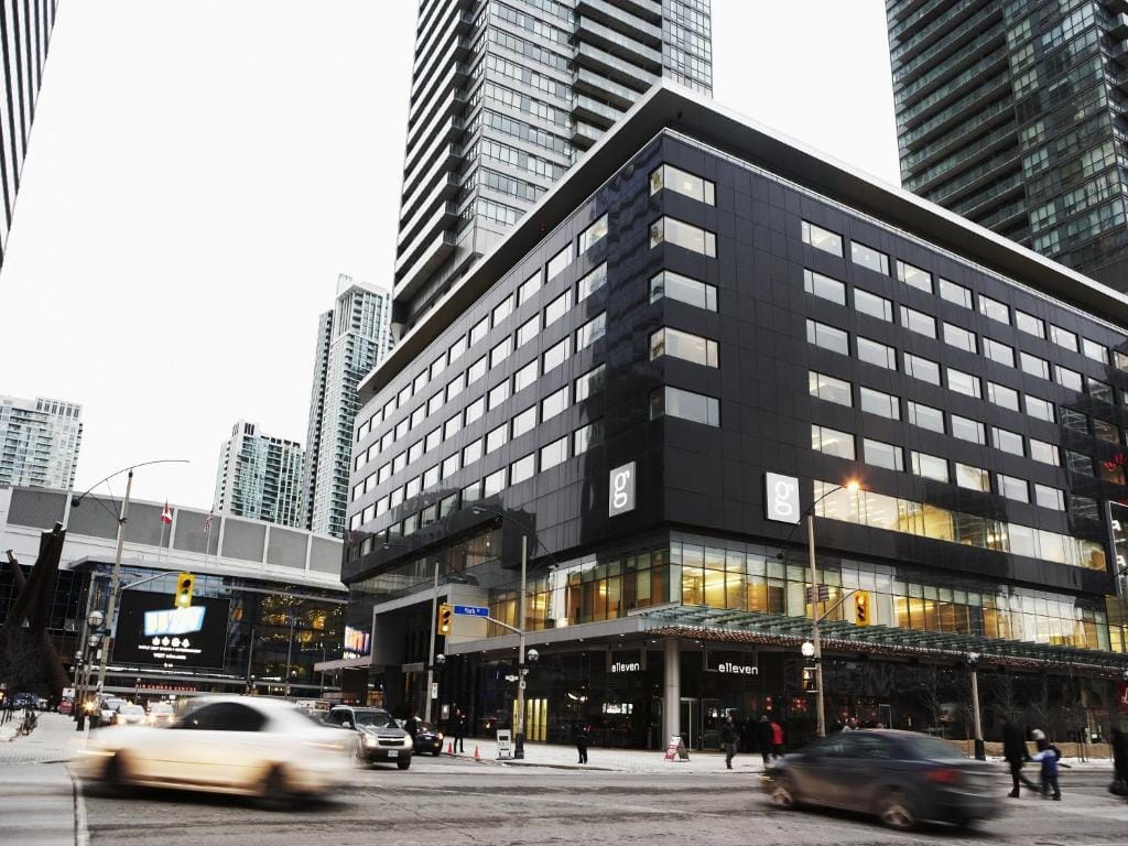 Le Germain Hotel Maple Leaf Square — 1