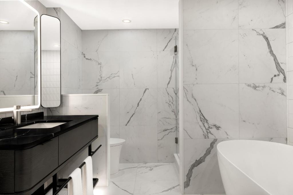 Revery Toronto Downtown, Curio Collection by Hilton — 3