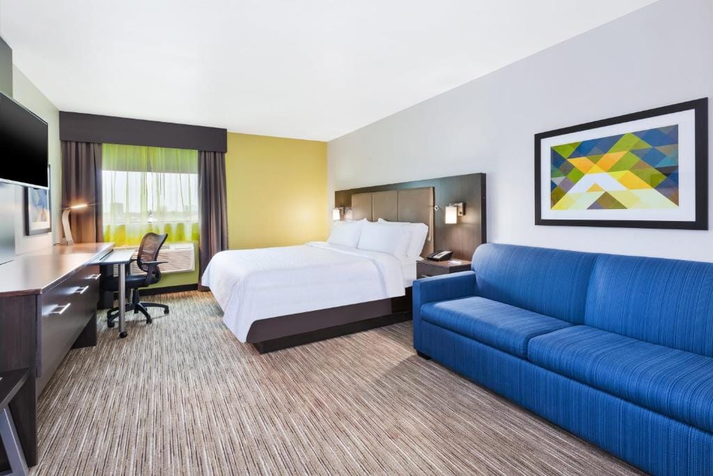 Holiday Inn Express Winnipeg Airport - Polo Park by IHG — 1